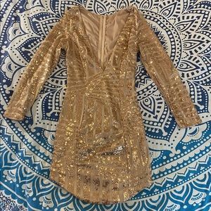 SEXY GOLD SEQUIN DEEP V NECK BOUTIQUE DRESS EUC GORGEOUS LOOK SIZE S SMALL 168